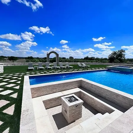 Villa The Retreat At Fredricksburg